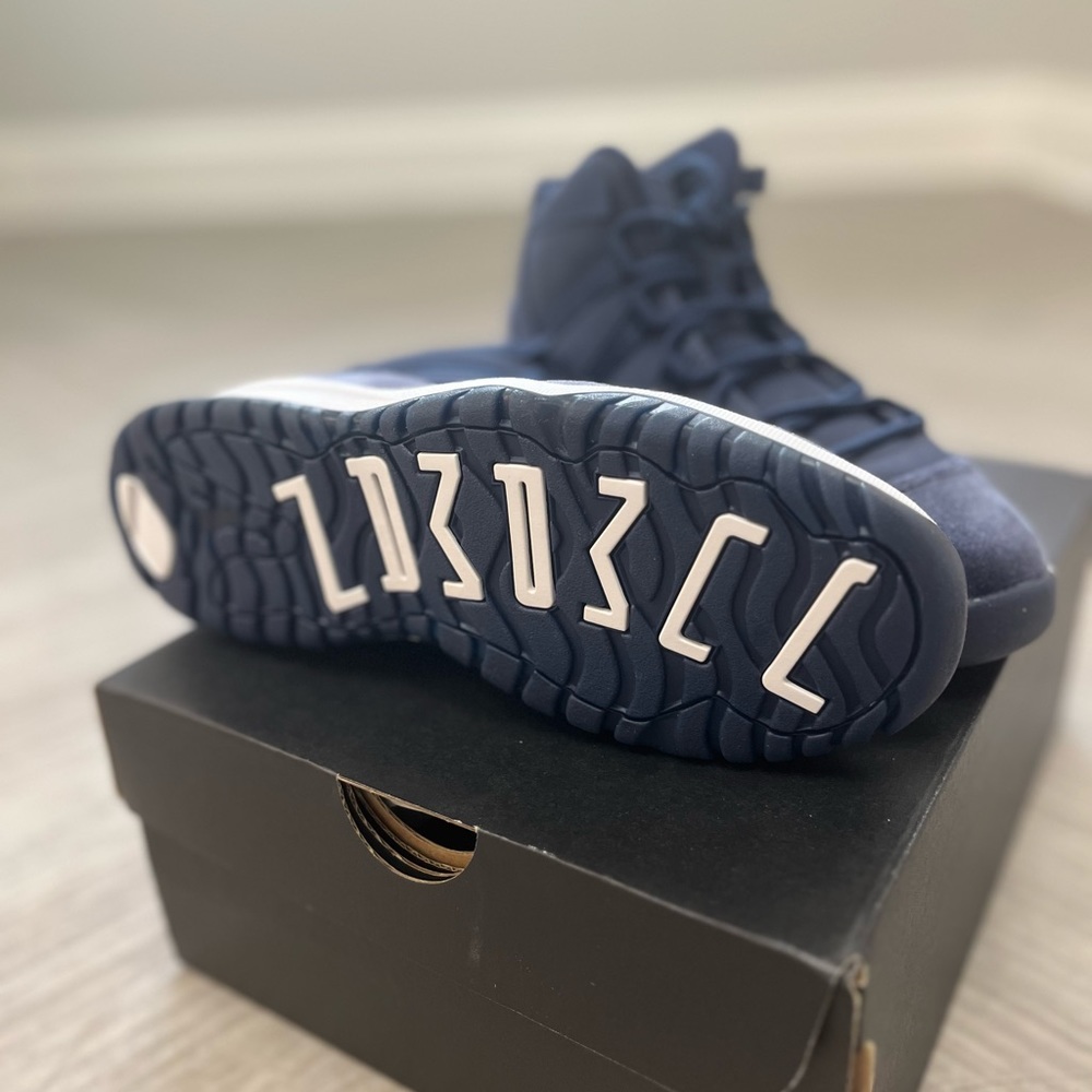 Retro 11 - Picture 4 of 7